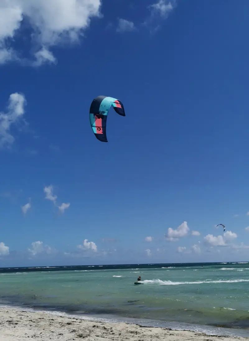 Location de matériel kitesurf et wingfoil à Sainte-Anne, Guadeloupe